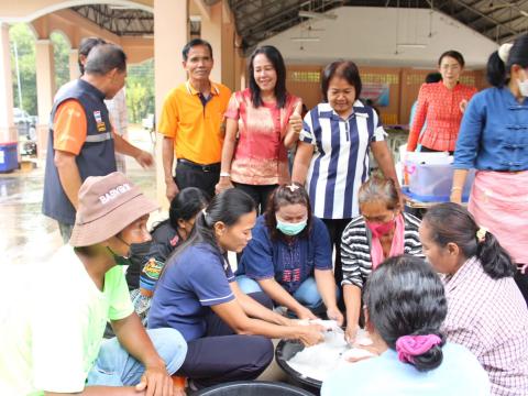 โครงการอบรมส่งเสริมอาชีพระยะสั้น หลักสูตรการทำปลาส้มไร้กาง และเค้กกล้วยหอม