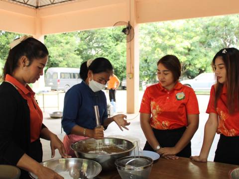 โครงการอบรมส่งเสริมอาชีพระยะสั้น หลักสูตรการทำปลาส้มไร้กาง และเค้กกล้วยหอม