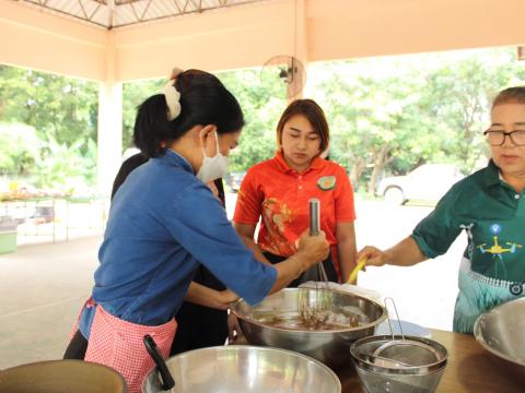 โครงการอบรมส่งเสริมอาชีพระยะสั้น หลักสูตรการทำปลาส้มไร้กาง และเค้กกล้วยหอม