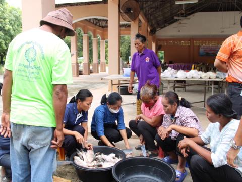 โครงการอบรมส่งเสริมอาชีพระยะสั้น หลักสูตรการทำปลาส้มไร้กาง และเค้กกล้วยหอม