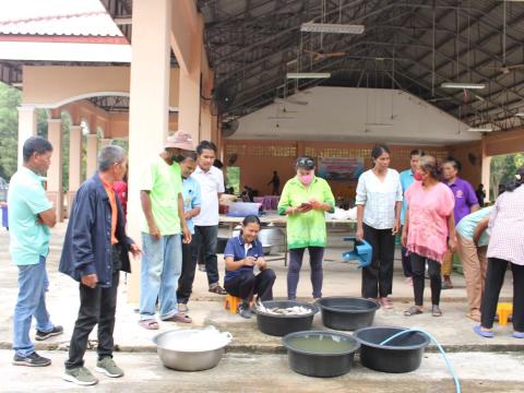 โครงการอบรมส่งเสริมอาชีพระยะสั้น หลักสูตรการทำปลาส้มไร้กาง และเค้กกล้วยหอม