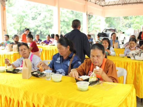 โครงการอบรมส่งเสริมอาชีพระยะสั้น หลักสูตรการทำปลาส้มไร้กาง และเค้กกล้วยหอม