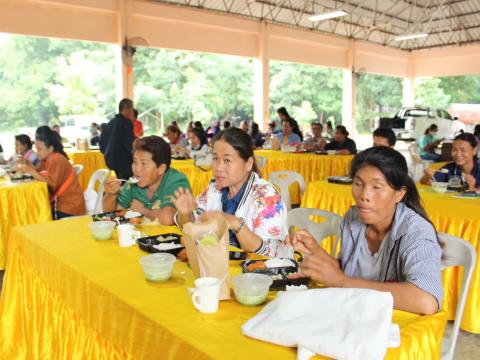 โครงการอบรมส่งเสริมอาชีพระยะสั้น หลักสูตรการทำปลาส้มไร้กาง และเค้กกล้วยหอม